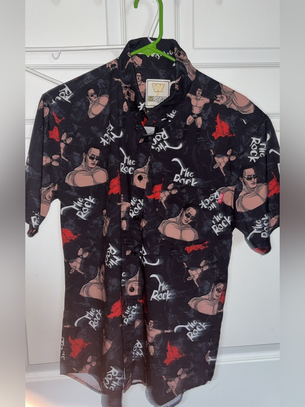 Rsvlts The Rock WWE wrestling Button Up Shirt Men's SMALL. RARE